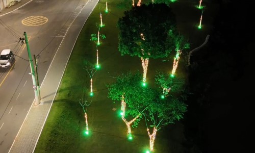 Barra Mansa inicia montagem da iluminação para o Natal 2026
